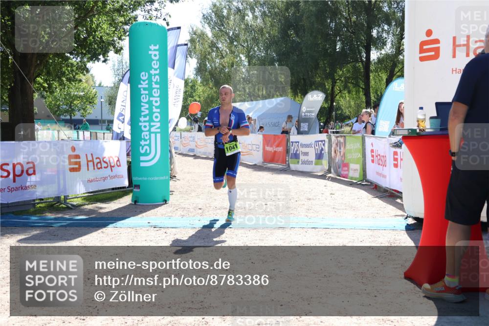 07.09.2025 - 19. Norderstedt Triathlon Zöllner http://msf.ph/oto/8783386 07.09.2025 15:11:36 Ziel 1041 meine-sportfotos.de