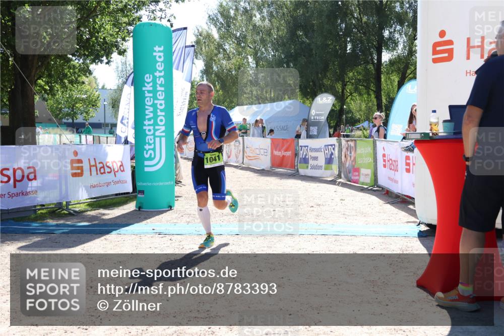 07.09.2025 - 19. Norderstedt Triathlon Zöllner http://msf.ph/oto/8783393 07.09.2025 15:11:37 Ziel 1041 meine-sportfotos.de