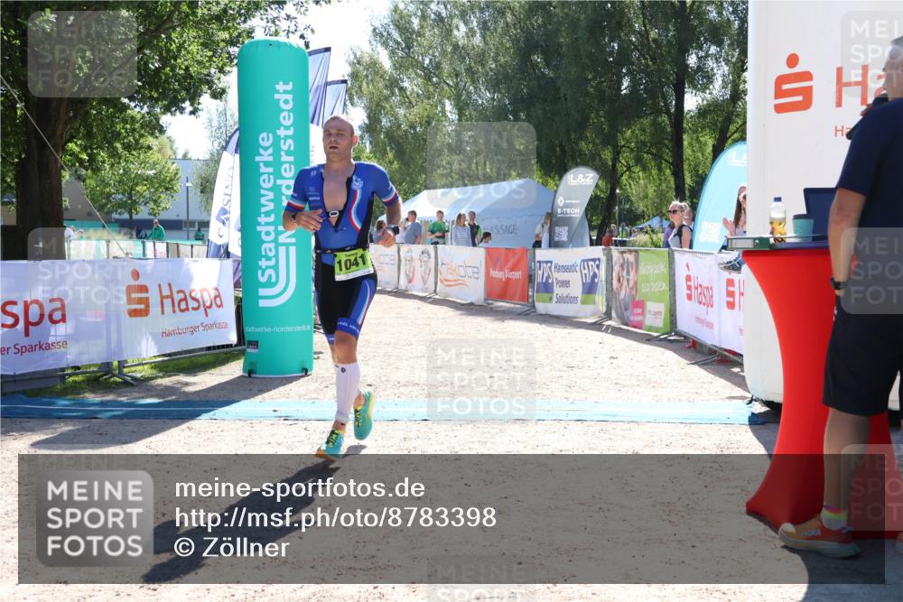 07.09.2025 - 19. Norderstedt Triathlon Zöllner http://msf.ph/oto/8783398 07.09.2025 15:11:37 Ziel 1041 meine-sportfotos.de