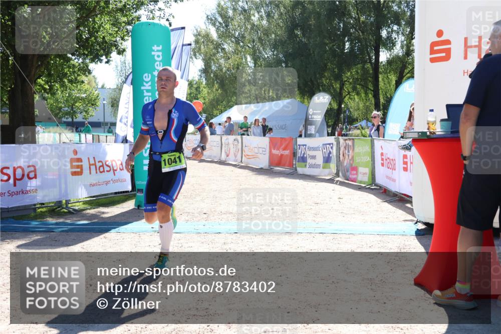 07.09.2025 - 19. Norderstedt Triathlon Zöllner http://msf.ph/oto/8783402 07.09.2025 15:11:37 Ziel 1041 meine-sportfotos.de
