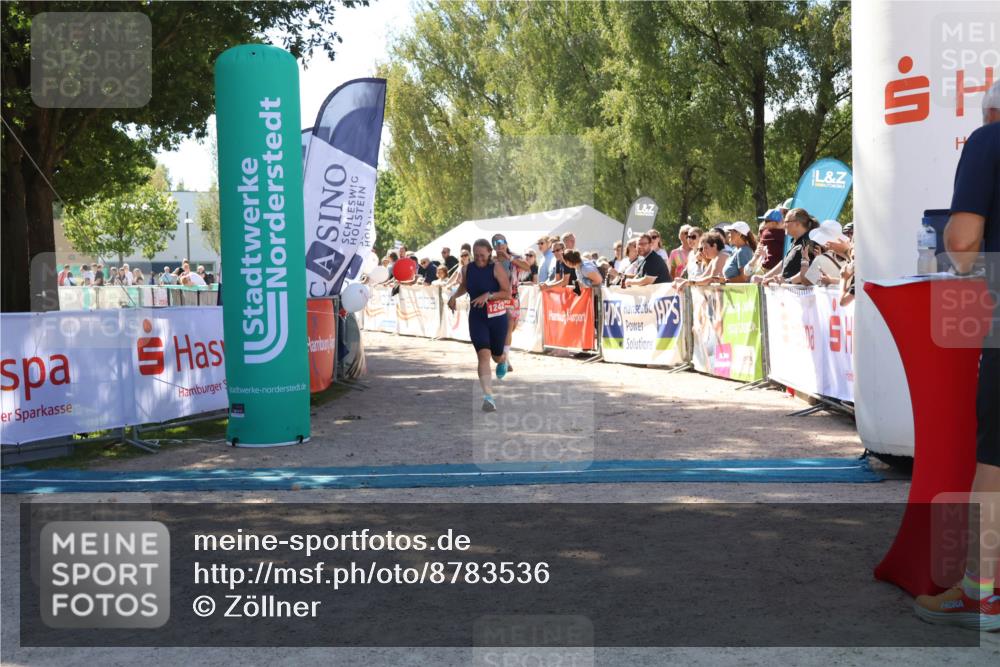 07.09.2025 - 19. Norderstedt Triathlon Zöllner http://msf.ph/oto/8783536 07.09.2025 13:05:14 Ziel 195, 1242 meine-sportfotos.de