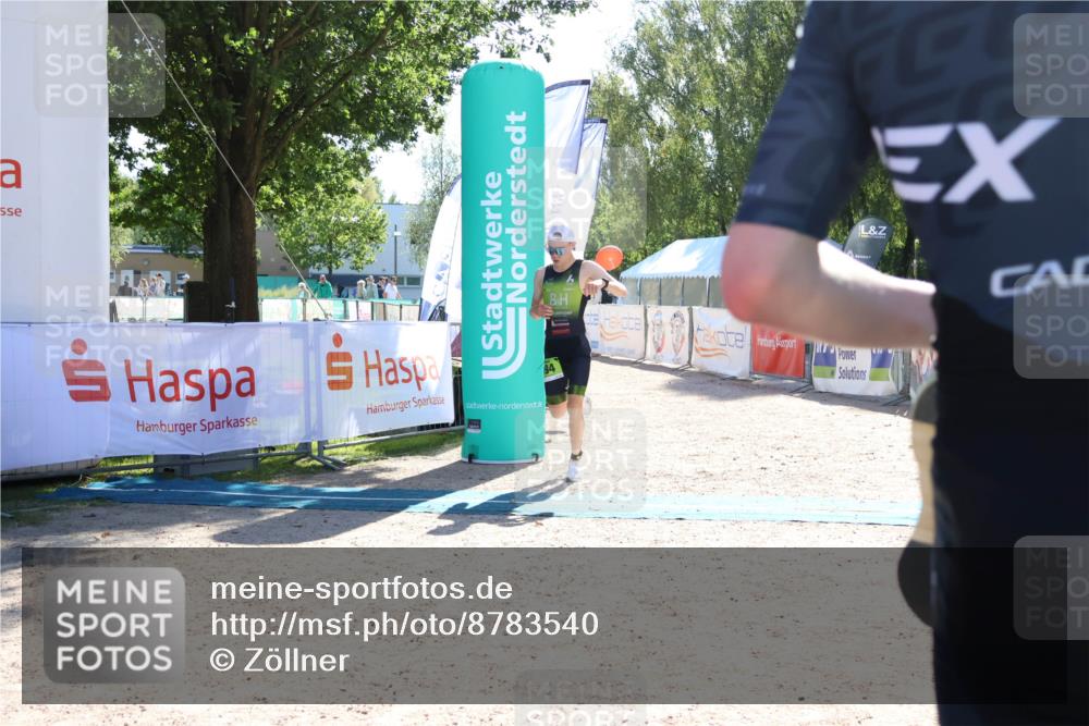 07.09.2025 - 19. Norderstedt Triathlon Zöllner http://msf.ph/oto/8783540 07.09.2025 15:14:08 Ziel 994 meine-sportfotos.de