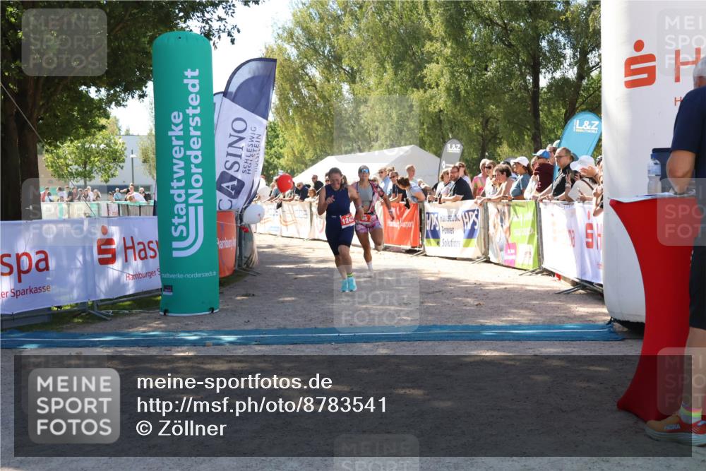 07.09.2025 - 19. Norderstedt Triathlon Zöllner http://msf.ph/oto/8783541 07.09.2025 13:05:14 Ziel 195, 1242 meine-sportfotos.de