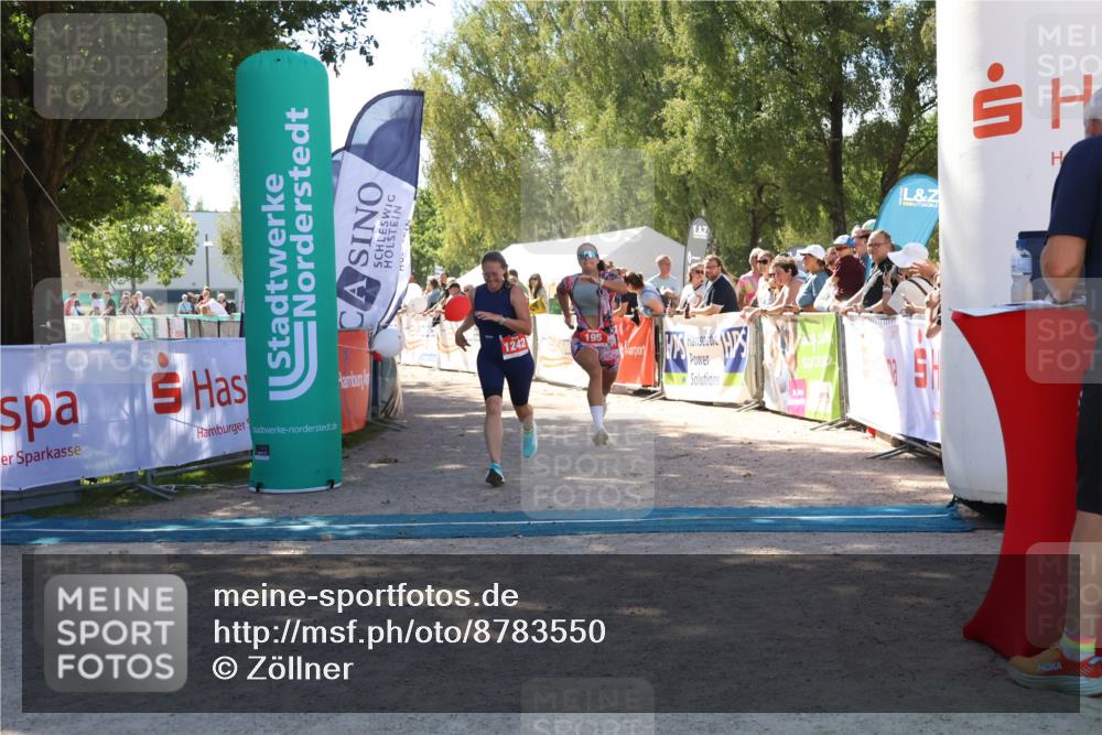 07.09.2025 - 19. Norderstedt Triathlon Zöllner http://msf.ph/oto/8783550 07.09.2025 13:05:14 Ziel 195, 1242 meine-sportfotos.de