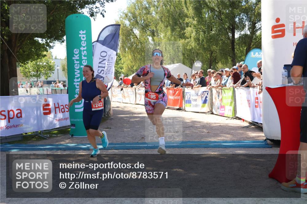 07.09.2025 - 19. Norderstedt Triathlon Zöllner http://msf.ph/oto/8783571 07.09.2025 13:05:15 Ziel 195, 1242 meine-sportfotos.de