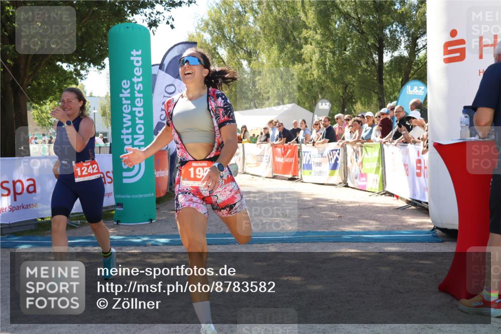 07.09.2025 - 19. Norderstedt Triathlon Zöllner http://msf.ph/oto/8783582 07.09.2025 13:05:16 Ziel 195, 1242 meine-sportfotos.de