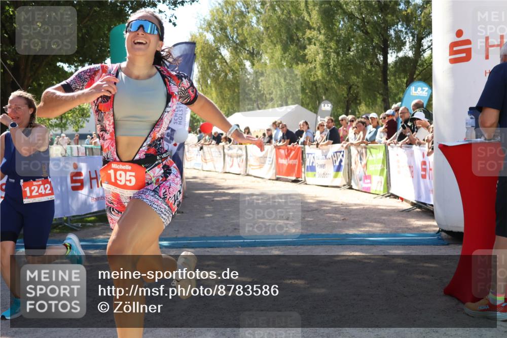 07.09.2025 - 19. Norderstedt Triathlon Zöllner http://msf.ph/oto/8783586 07.09.2025 13:05:16 Ziel 195, 1242 meine-sportfotos.de