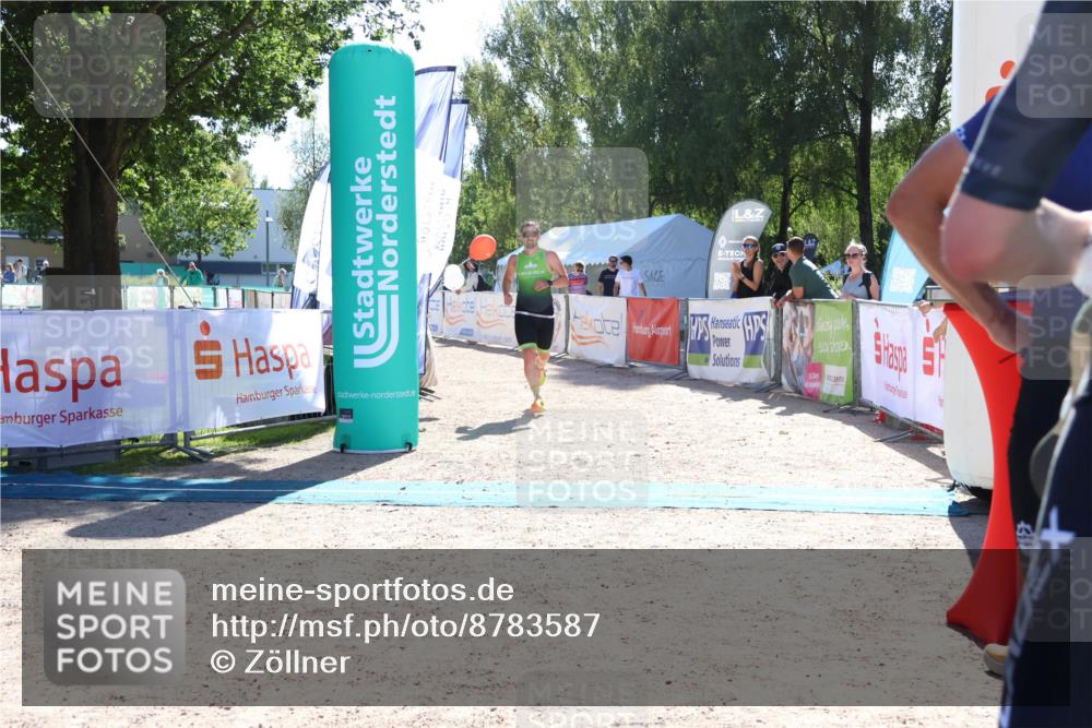07.09.2025 - 19. Norderstedt Triathlon Zöllner http://msf.ph/oto/8783587 07.09.2025 15:14:27 Ziel 1006 meine-sportfotos.de