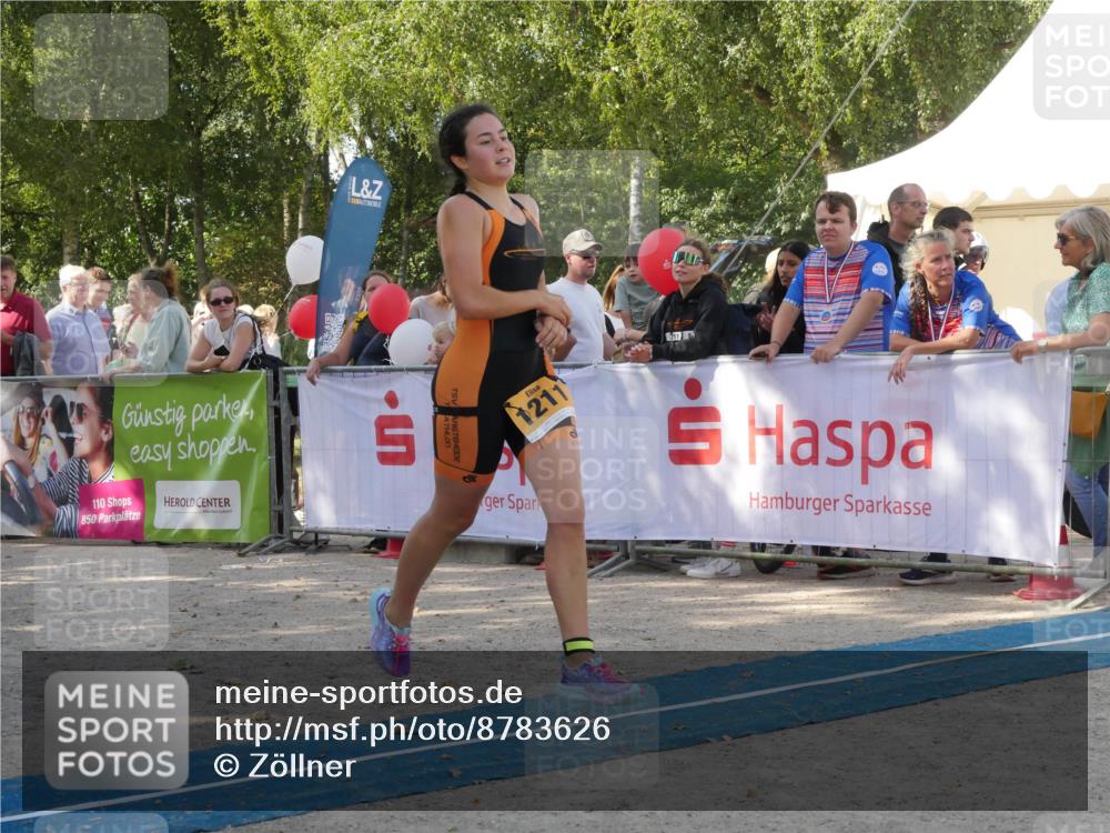 07.09.2025 - 19. Norderstedt Triathlon Zöllner http://msf.ph/oto/8783626 07.09.2025 11:58:20 Ziel 1179, 1186, 1211 meine-sportfotos.de