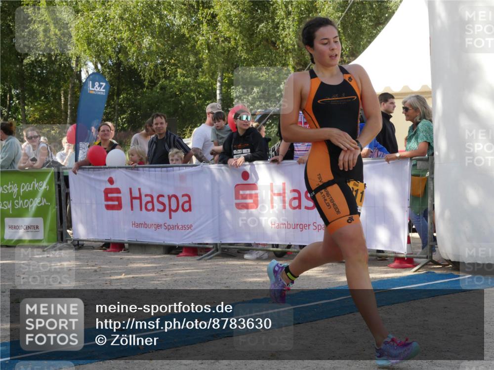 07.09.2025 - 19. Norderstedt Triathlon Zöllner http://msf.ph/oto/8783630 07.09.2025 11:58:20 Ziel 1179, 1186, 1211 meine-sportfotos.de
