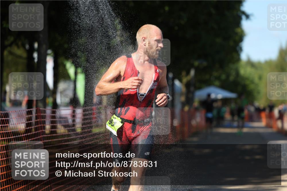 07.09.2025 - 19. Norderstedt Triathlon Michael Strokosch http://msf.ph/oto/8783631 07.09.2025 15:17:14 Laufen 961, 967 meine-sportfotos.de