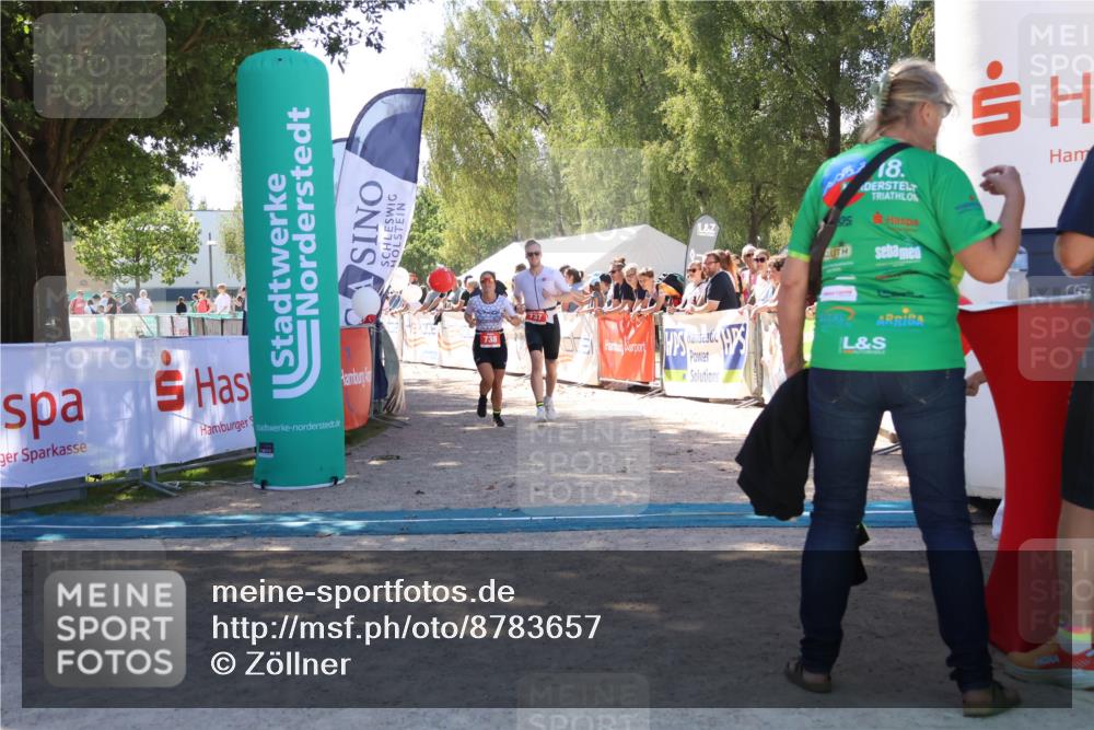 07.09.2025 - 19. Norderstedt Triathlon Zöllner http://msf.ph/oto/8783657 07.09.2025 13:05:53 Ziel 737, 738 meine-sportfotos.de