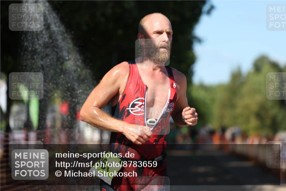 07.09.2025 - 19. Norderstedt Triathlon Michael Strokosch http://msf.ph/oto/8783659 07.09.2025 15:17:15 Laufen 879, 961 meine-sportfotos.de