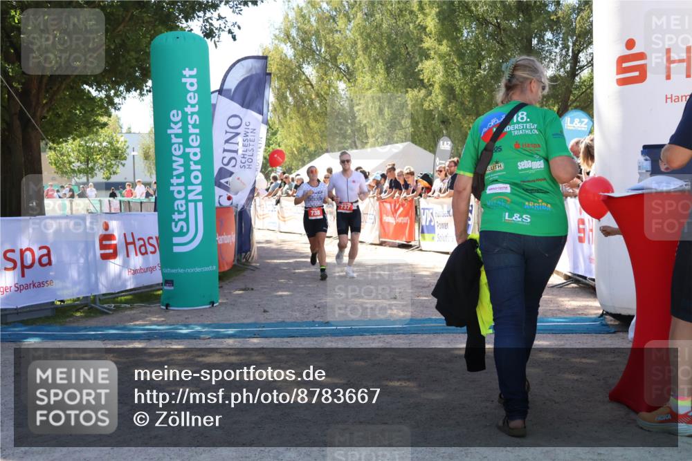 07.09.2025 - 19. Norderstedt Triathlon Zöllner http://msf.ph/oto/8783667 07.09.2025 13:05:53 Ziel 737, 738 meine-sportfotos.de
