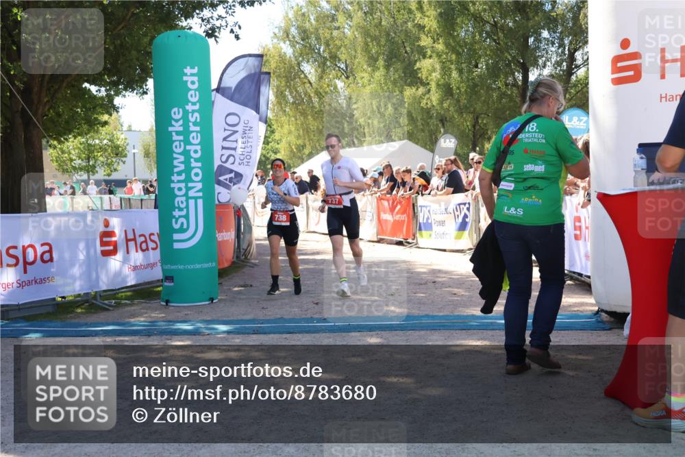 07.09.2025 - 19. Norderstedt Triathlon Zöllner http://msf.ph/oto/8783680 07.09.2025 13:05:54 Ziel 737, 738 meine-sportfotos.de
