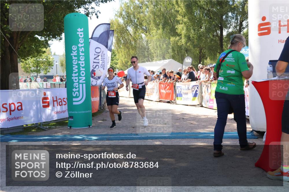 07.09.2025 - 19. Norderstedt Triathlon Zöllner http://msf.ph/oto/8783684 07.09.2025 13:05:54 Ziel 737, 738 meine-sportfotos.de