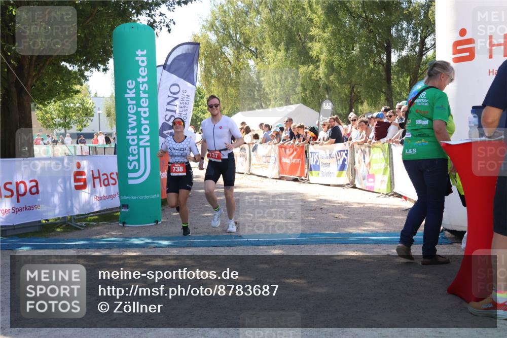 07.09.2025 - 19. Norderstedt Triathlon Zöllner http://msf.ph/oto/8783687 07.09.2025 13:05:55 Ziel 737, 738 meine-sportfotos.de