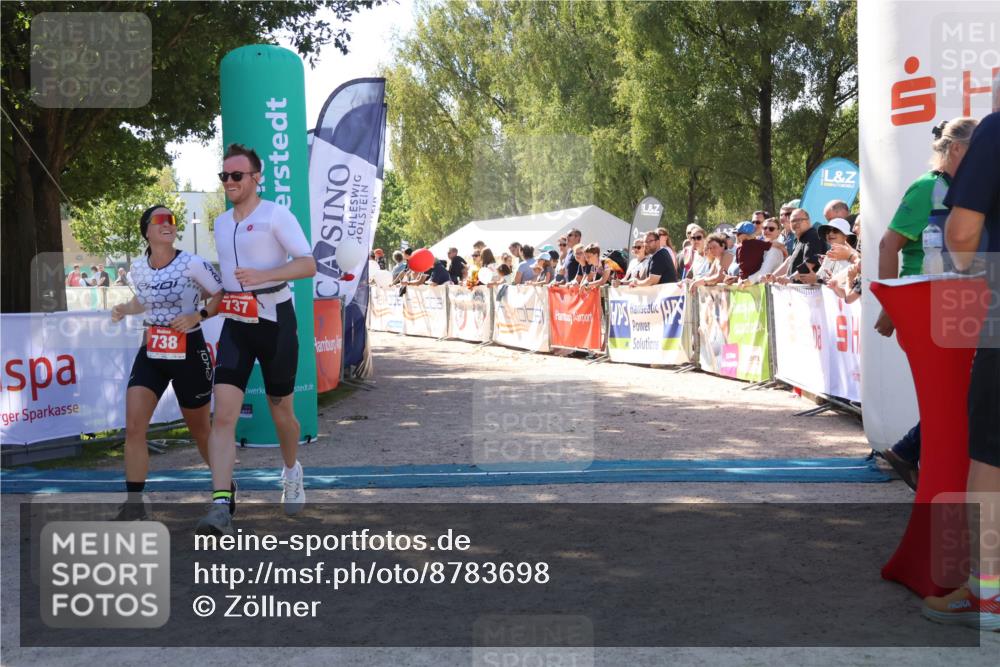 07.09.2025 - 19. Norderstedt Triathlon Zöllner http://msf.ph/oto/8783698 07.09.2025 13:05:55 Ziel 737, 738 meine-sportfotos.de