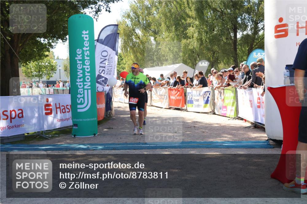07.09.2025 - 19. Norderstedt Triathlon Zöllner http://msf.ph/oto/8783811 07.09.2025 13:06:22 Ziel 1237, 1260, 1296 meine-sportfotos.de