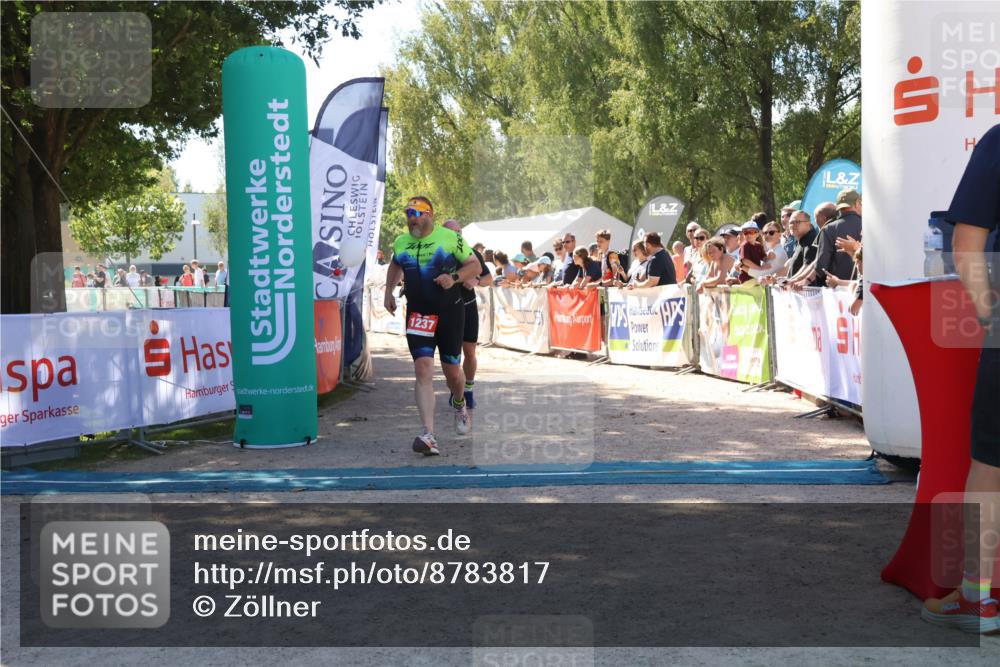 07.09.2025 - 19. Norderstedt Triathlon Zöllner http://msf.ph/oto/8783817 07.09.2025 13:06:22 Ziel 1237, 1260, 1296 meine-sportfotos.de