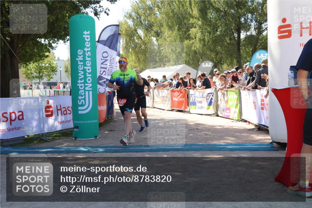 07.09.2025 - 19. Norderstedt Triathlon Zöllner http://msf.ph/oto/8783820 07.09.2025 13:06:22 Ziel 1237, 1260, 1296 meine-sportfotos.de