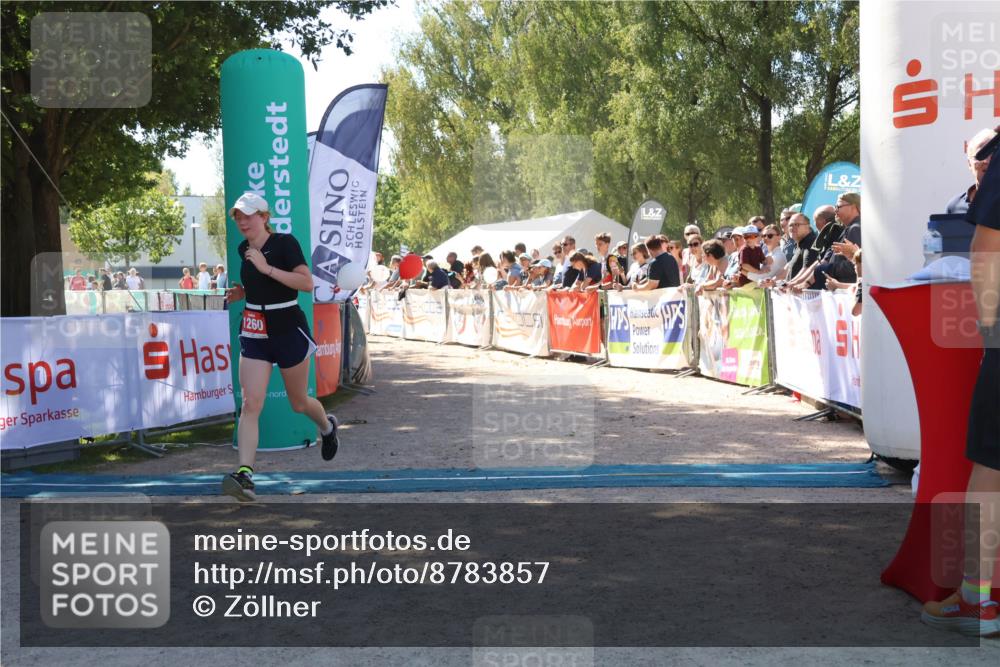 07.09.2025 - 19. Norderstedt Triathlon Zöllner http://msf.ph/oto/8783857 07.09.2025 13:06:26 Ziel 1237, 1260, 1296 meine-sportfotos.de