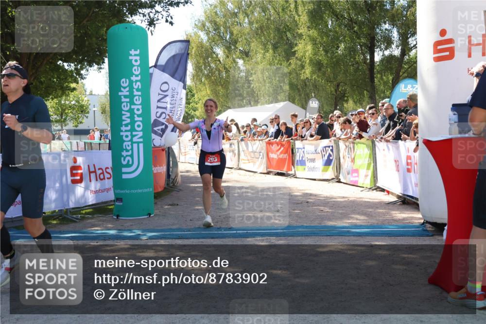 07.09.2025 - 19. Norderstedt Triathlon Zöllner http://msf.ph/oto/8783902 07.09.2025 13:06:33 Ziel 293, 811 meine-sportfotos.de