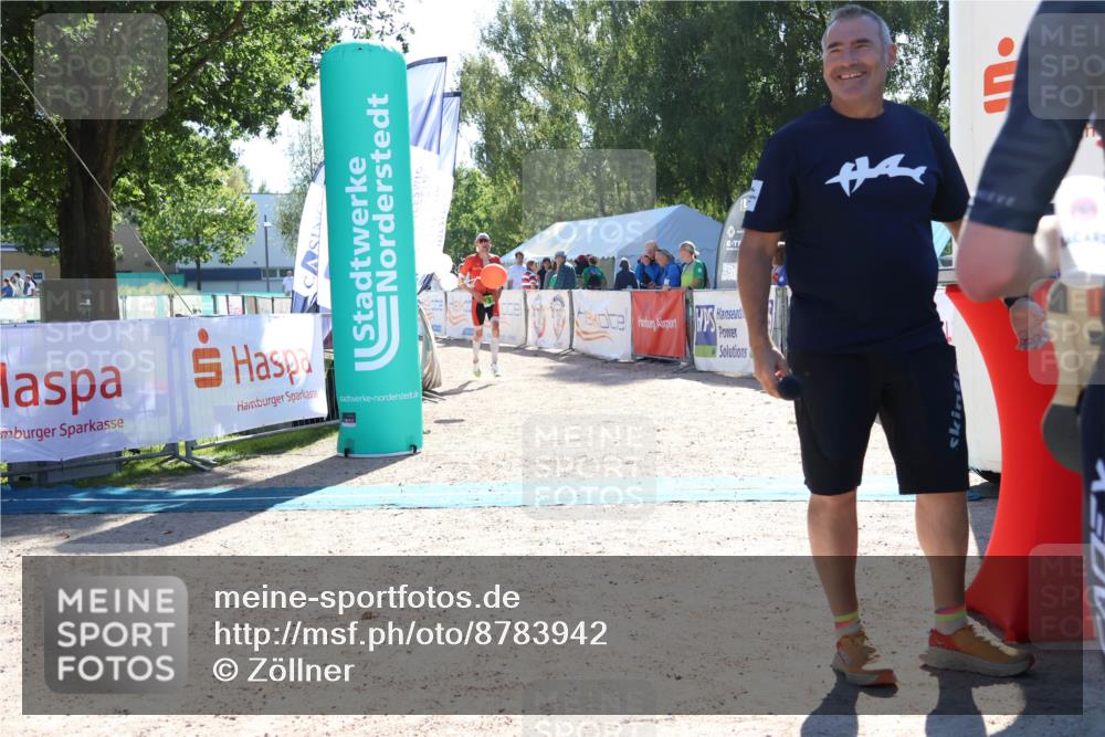07.09.2025 - 19. Norderstedt Triathlon Zöllner http://msf.ph/oto/8783942 07.09.2025 15:16:52 Ziel 975 meine-sportfotos.de