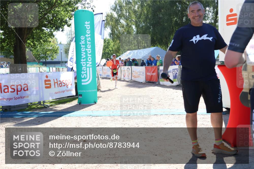 07.09.2025 - 19. Norderstedt Triathlon Zöllner http://msf.ph/oto/8783944 07.09.2025 15:16:52 Ziel 975 meine-sportfotos.de