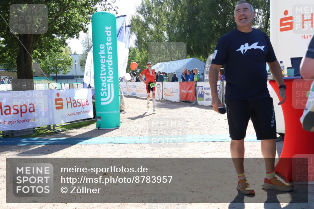 07.09.2025 - 19. Norderstedt Triathlon Zöllner http://msf.ph/oto/8783957 07.09.2025 15:16:52 Ziel 975 meine-sportfotos.de