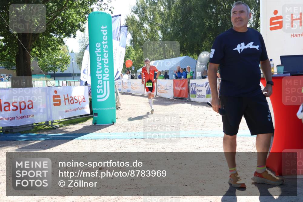 07.09.2025 - 19. Norderstedt Triathlon Zöllner http://msf.ph/oto/8783969 07.09.2025 15:16:53 Ziel 975 meine-sportfotos.de