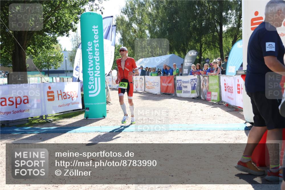 07.09.2025 - 19. Norderstedt Triathlon Zöllner http://msf.ph/oto/8783990 07.09.2025 15:16:54 Ziel 975 meine-sportfotos.de