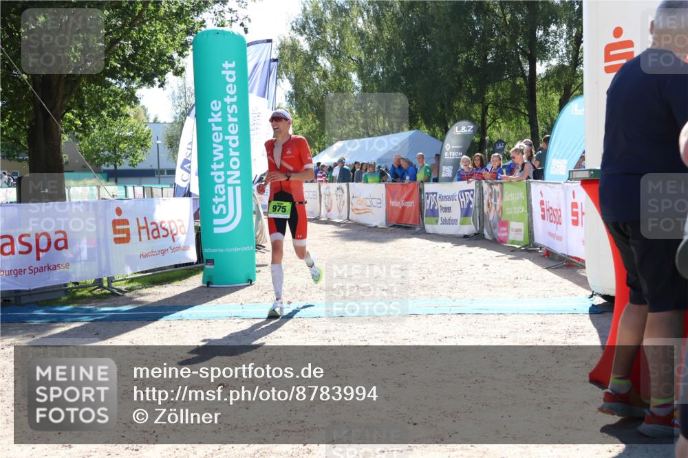 07.09.2025 - 19. Norderstedt Triathlon Zöllner http://msf.ph/oto/8783994 07.09.2025 15:16:54 Ziel 975 meine-sportfotos.de