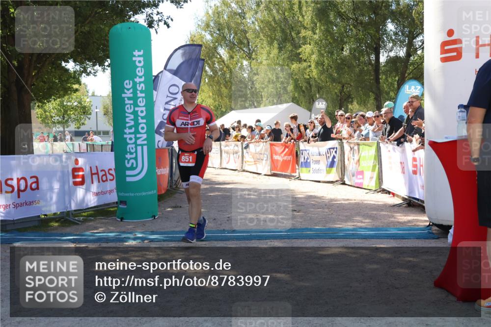 07.09.2025 - 19. Norderstedt Triathlon Zöllner http://msf.ph/oto/8783997 07.09.2025 13:07:22 Ziel 851 meine-sportfotos.de