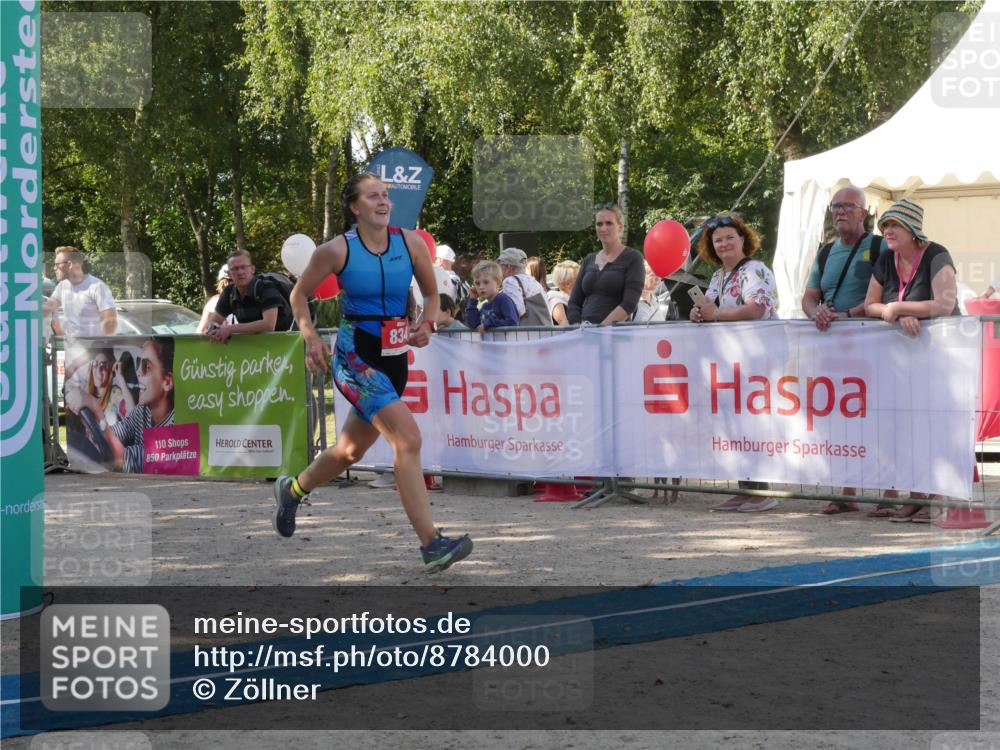 07.09.2025 - 19. Norderstedt Triathlon Zöllner http://msf.ph/oto/8784000 07.09.2025 12:05:47 Ziel 833, 834 meine-sportfotos.de