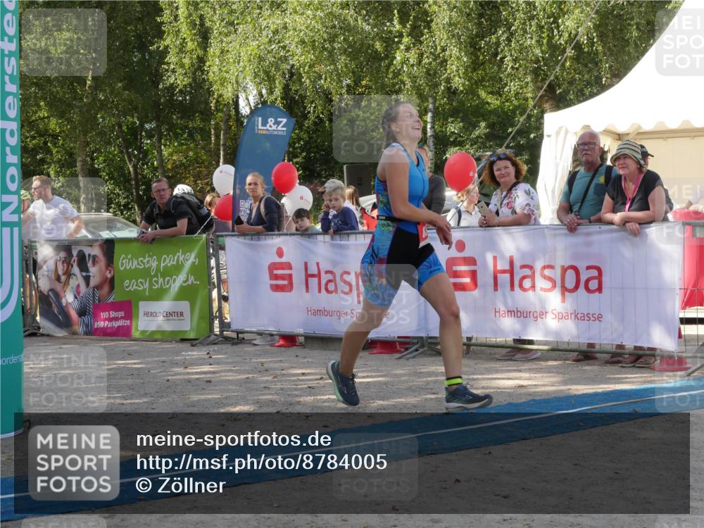 07.09.2025 - 19. Norderstedt Triathlon Zöllner http://msf.ph/oto/8784005 07.09.2025 12:05:47 Ziel 833, 834 meine-sportfotos.de