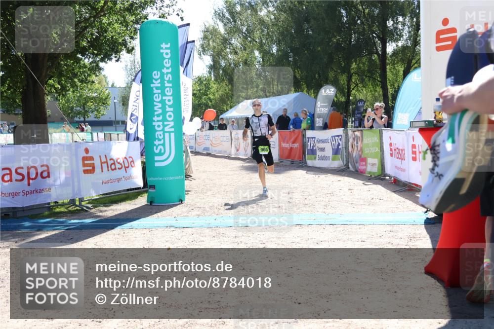 07.09.2025 - 19. Norderstedt Triathlon Zöllner http://msf.ph/oto/8784018 07.09.2025 15:17:57 Ziel 965, 1004 meine-sportfotos.de