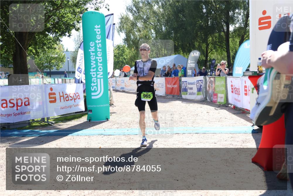 07.09.2025 - 19. Norderstedt Triathlon Zöllner http://msf.ph/oto/8784055 07.09.2025 15:17:59 Ziel 965 meine-sportfotos.de