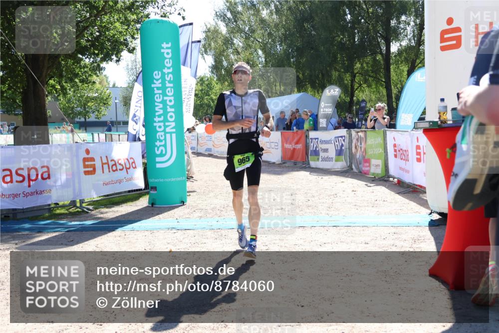 07.09.2025 - 19. Norderstedt Triathlon Zöllner http://msf.ph/oto/8784060 07.09.2025 15:17:59 Ziel 965 meine-sportfotos.de