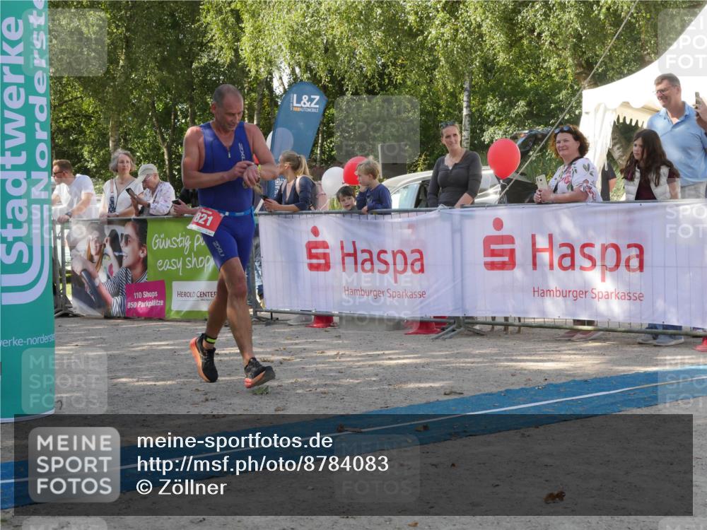 07.09.2025 - 19. Norderstedt Triathlon Zöllner http://msf.ph/oto/8784083 07.09.2025 12:07:43 Ziel 821 meine-sportfotos.de