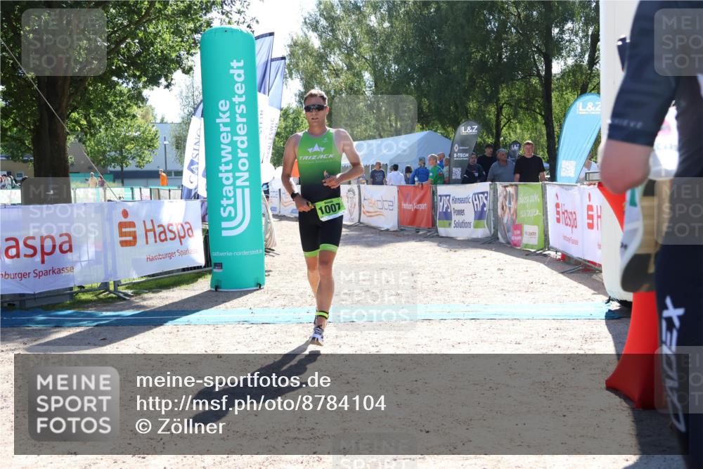 07.09.2025 - 19. Norderstedt Triathlon Zöllner http://msf.ph/oto/8784104 07.09.2025 15:18:27 Ziel 876, 1007 meine-sportfotos.de