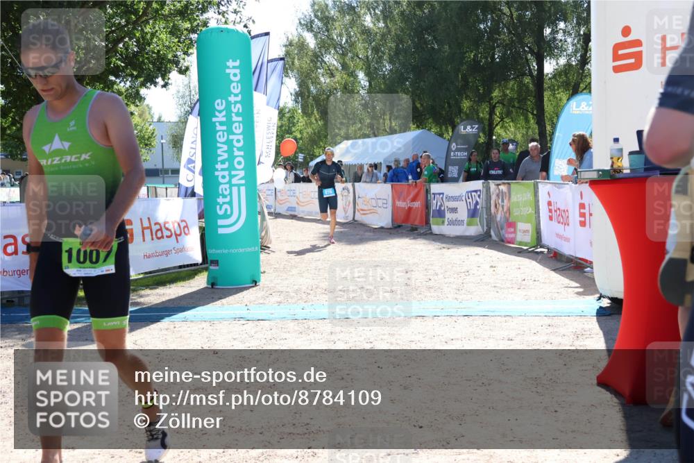 07.09.2025 - 19. Norderstedt Triathlon Zöllner http://msf.ph/oto/8784109 07.09.2025 15:18:29 Ziel 876, 1007 meine-sportfotos.de