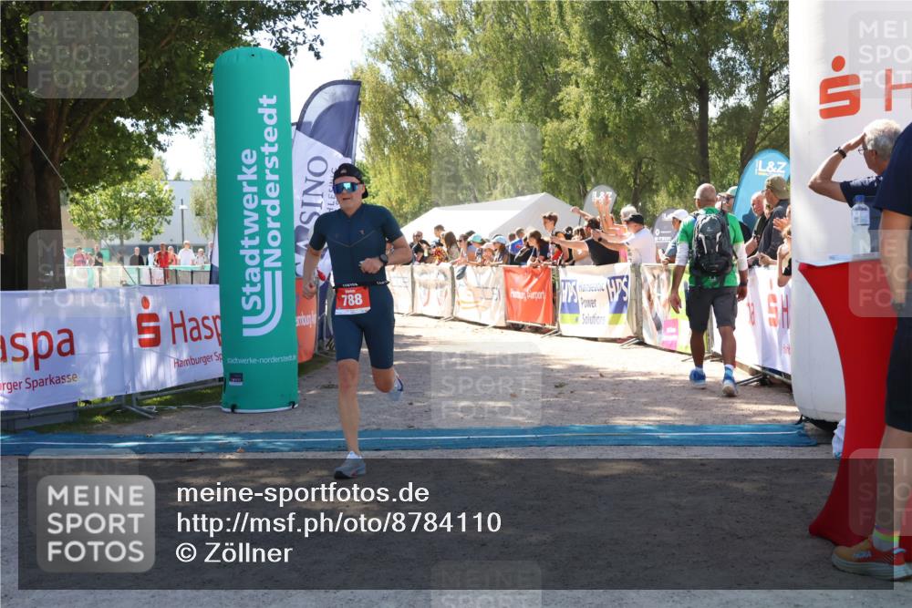 07.09.2025 - 19. Norderstedt Triathlon Zöllner http://msf.ph/oto/8784110 07.09.2025 13:07:59 Ziel 709, 788 meine-sportfotos.de