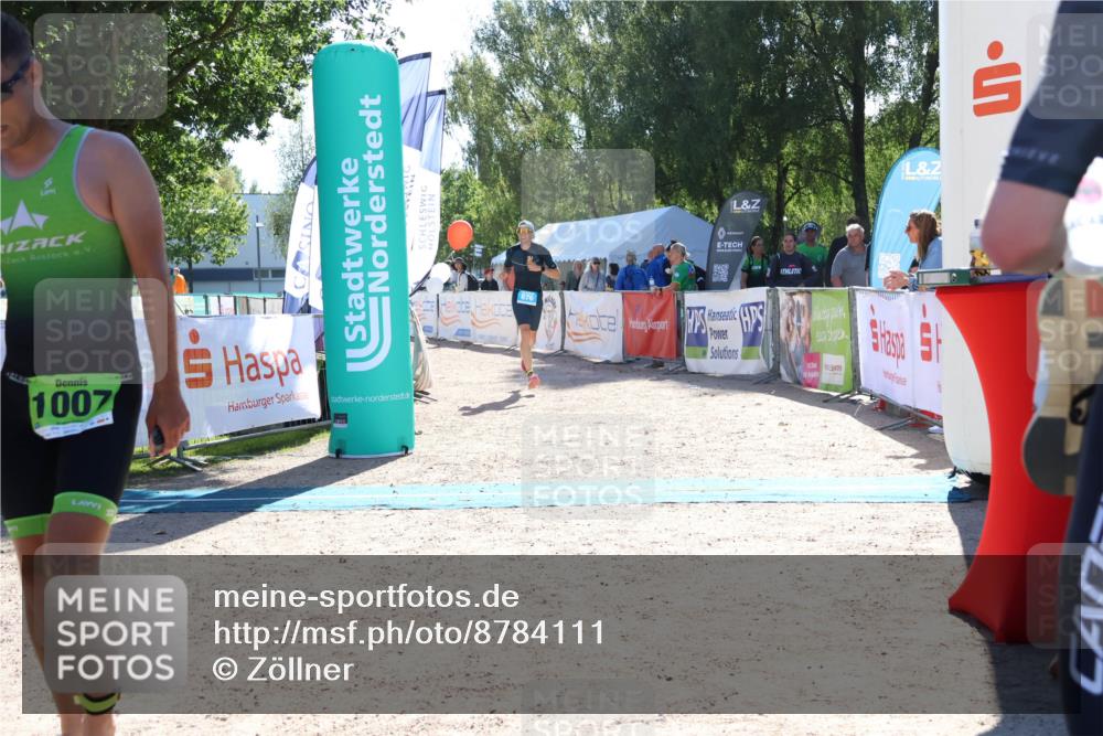 07.09.2025 - 19. Norderstedt Triathlon Zöllner http://msf.ph/oto/8784111 07.09.2025 15:18:29 Ziel 876, 1007 meine-sportfotos.de
