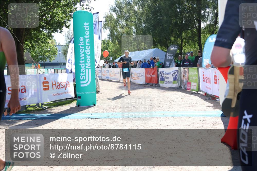 07.09.2025 - 19. Norderstedt Triathlon Zöllner http://msf.ph/oto/8784115 07.09.2025 15:18:30 Ziel 876, 1007 meine-sportfotos.de