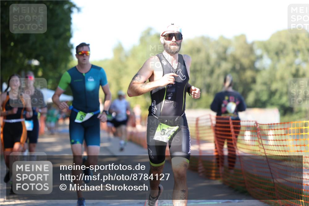 07.09.2025 - 19. Norderstedt Triathlon Michael Strokosch http://msf.ph/oto/8784127 07.09.2025 16:13:32 Laufen 403, 457, 529, 543, 932, 943, 1064, 1085, 1422 meine-sportfotos.de