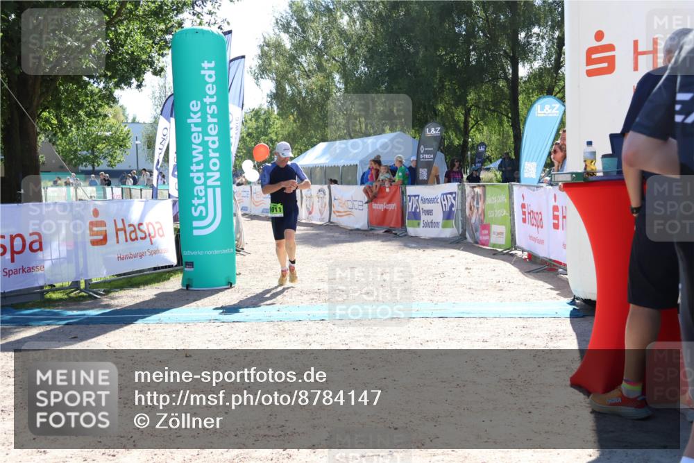 07.09.2025 - 19. Norderstedt Triathlon Zöllner http://msf.ph/oto/8784147 07.09.2025 15:19:03 Ziel 1011 meine-sportfotos.de