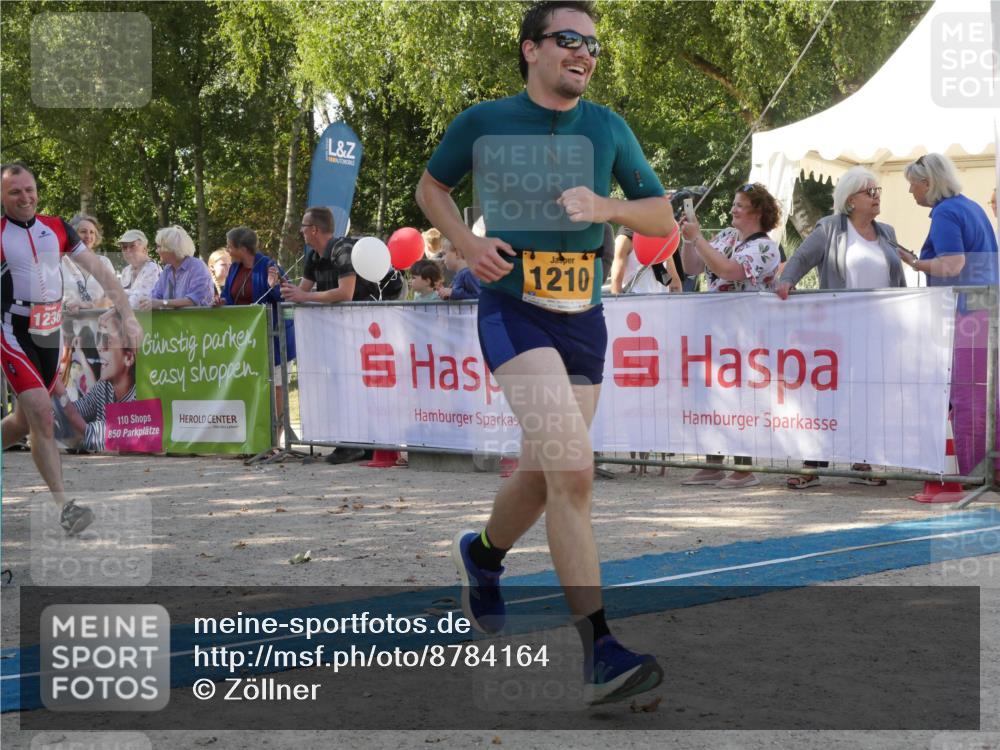 07.09.2025 - 19. Norderstedt Triathlon Zöllner http://msf.ph/oto/8784164 07.09.2025 12:08:47 Ziel 1210, 1236 meine-sportfotos.de