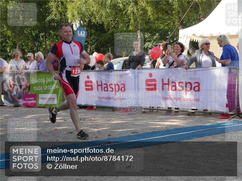 07.09.2025 - 19. Norderstedt Triathlon Zöllner http://msf.ph/oto/8784172 07.09.2025 12:08:48 Ziel 1210, 1236 meine-sportfotos.de