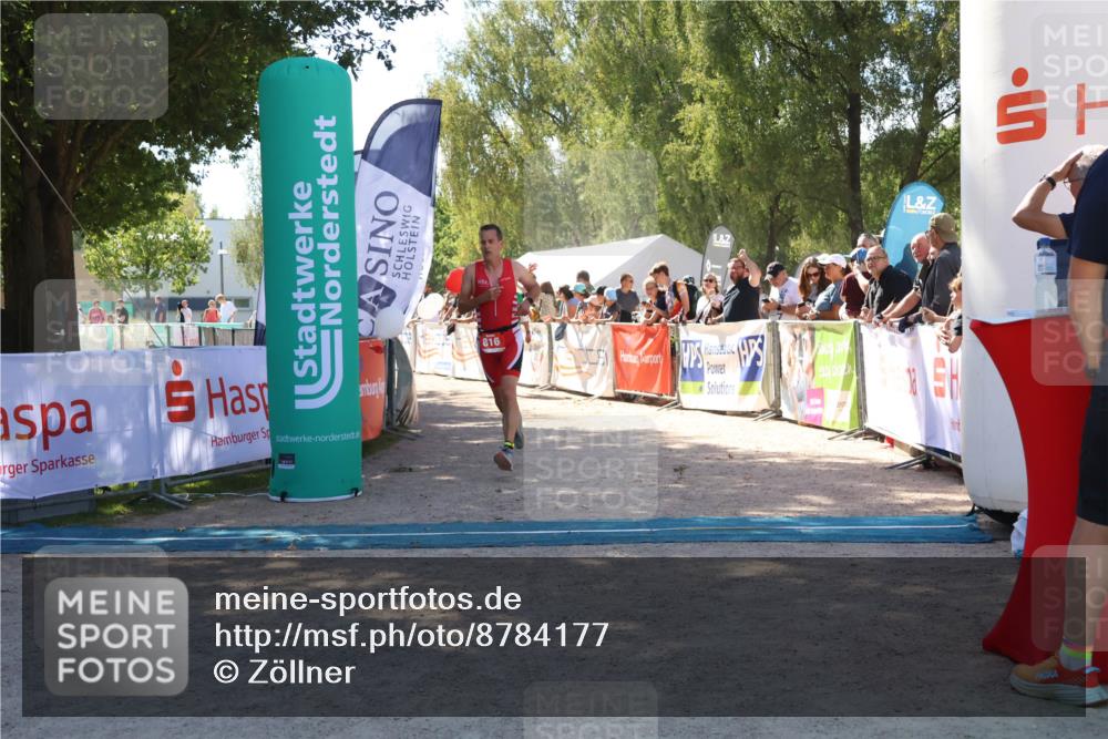07.09.2025 - 19. Norderstedt Triathlon Zöllner http://msf.ph/oto/8784177 07.09.2025 13:08:07 Ziel 709, 816 meine-sportfotos.de